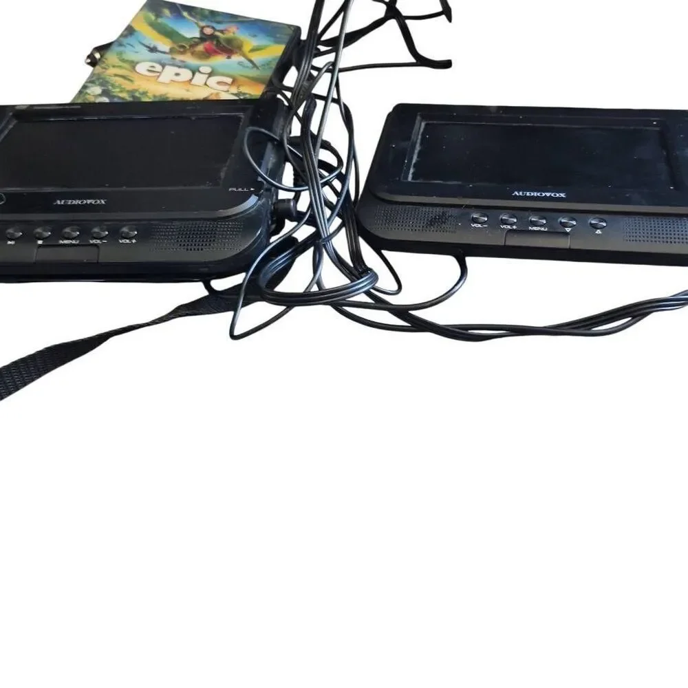 DVD PLAYER AUDIOVOX portable DVD player